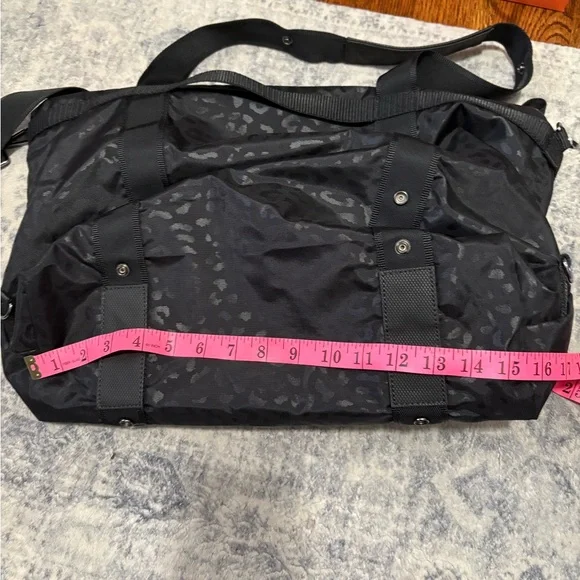 Andi Black Leopard Woman’s Tote Bag - Picture 8 of 10